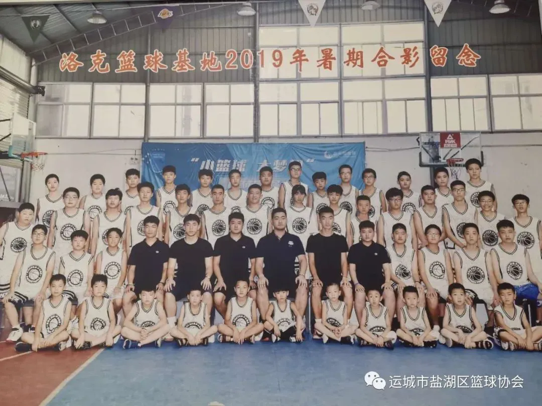 篮球老将如何通过瑜伽提升柔韧性_1